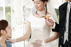 大阪で大切な人に贈る結婚指輪を探す